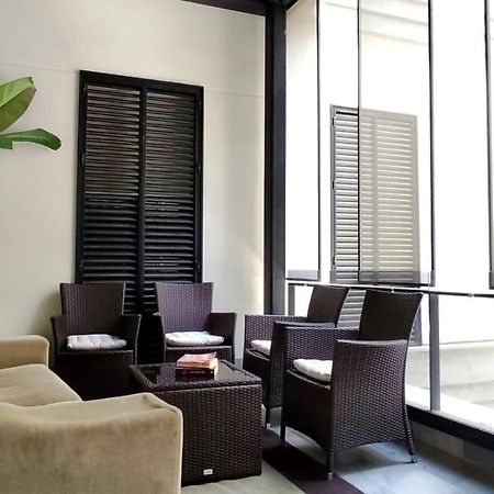 Selecta Elegante Apartamento Con Patio En Centro Historico Севилья Экстерьер фото