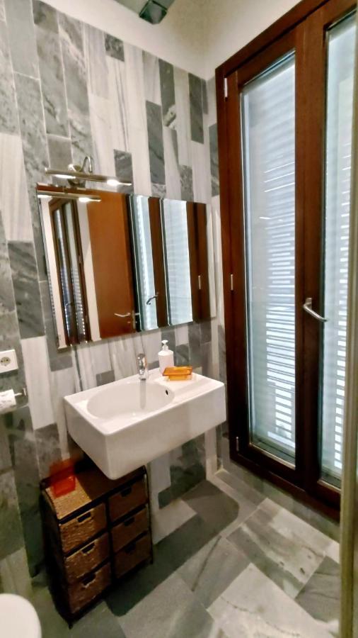 Selecta Elegante Apartamento Con Patio En Centro Historico Севилья Экстерьер фото